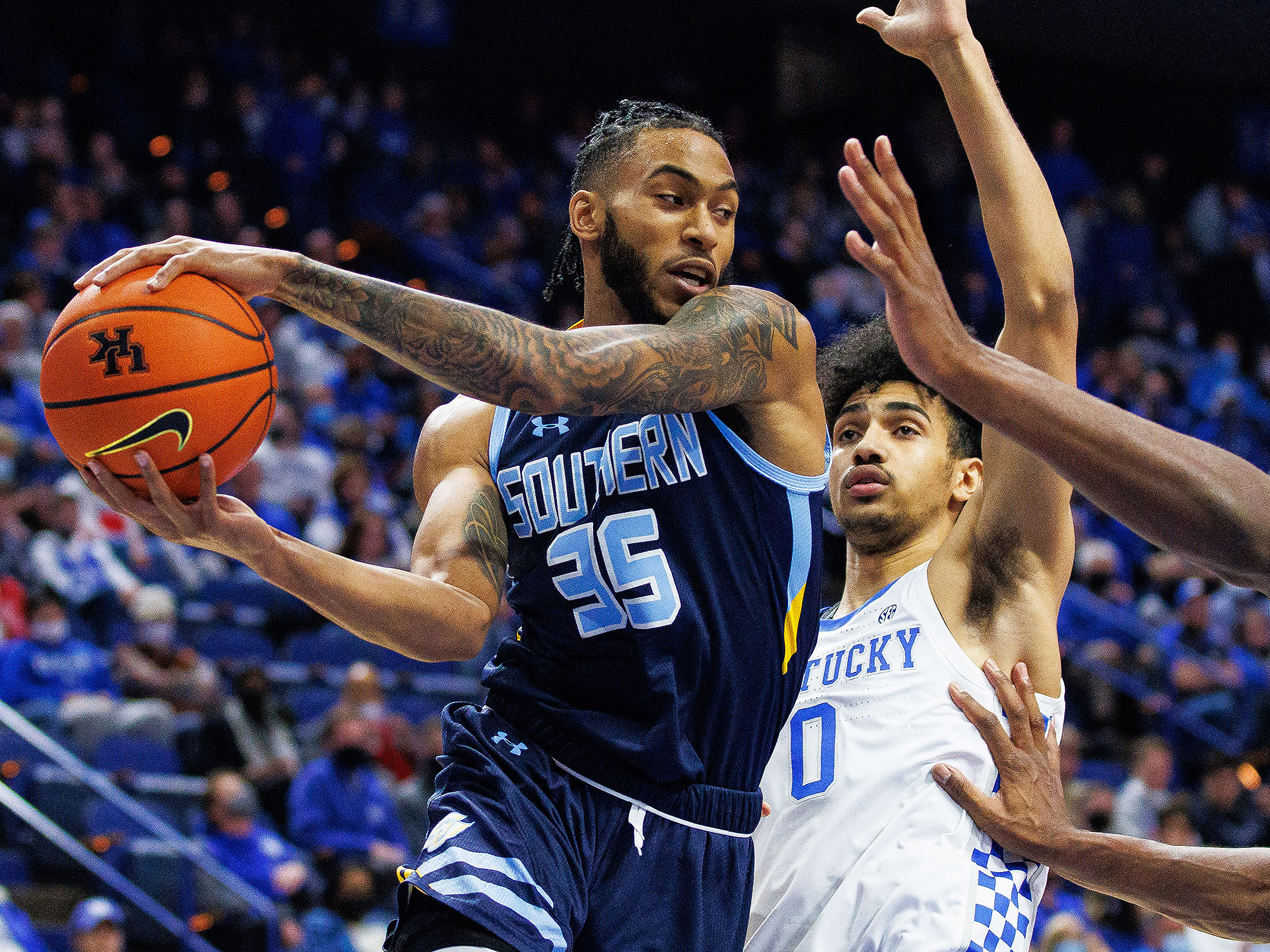 Southern’s Tyrone Lyons gears up to pass the ball